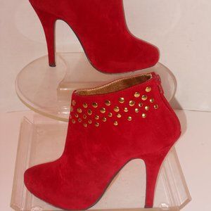 HYNOTIC RED SUEDE ANKLE BOOTS SIZE 8.5 MEDIUM